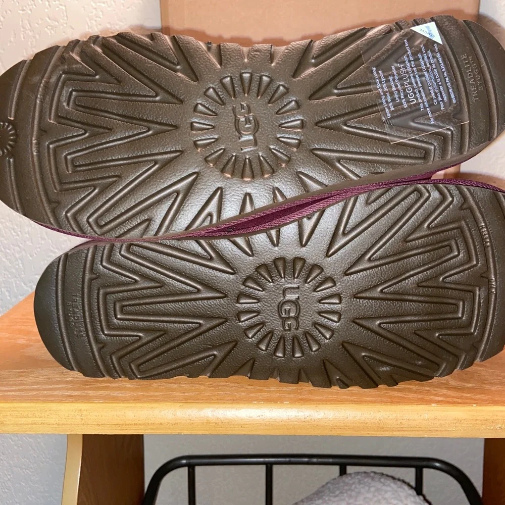 NIB-Ugg Grape Zodiac Short Suede Sheepskin Boots - Picture 13 of 16